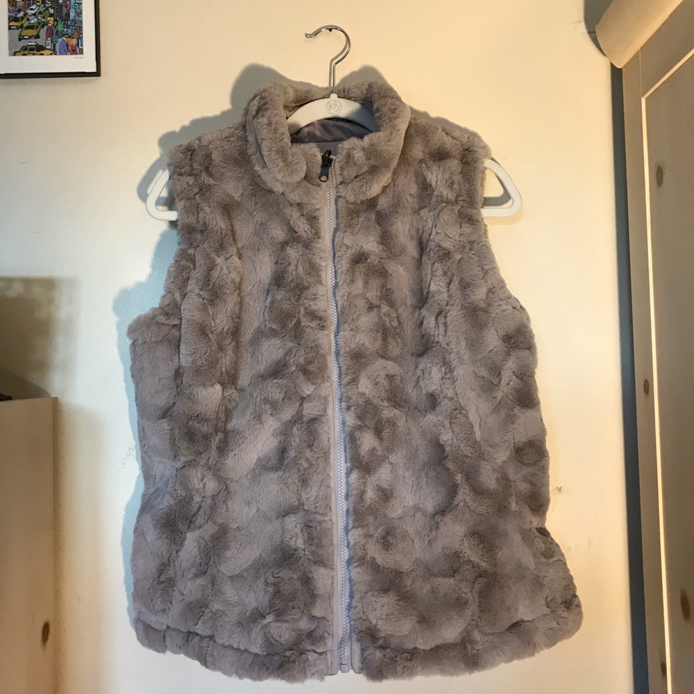 Reversible Fur Vest - Picture 2 of 3